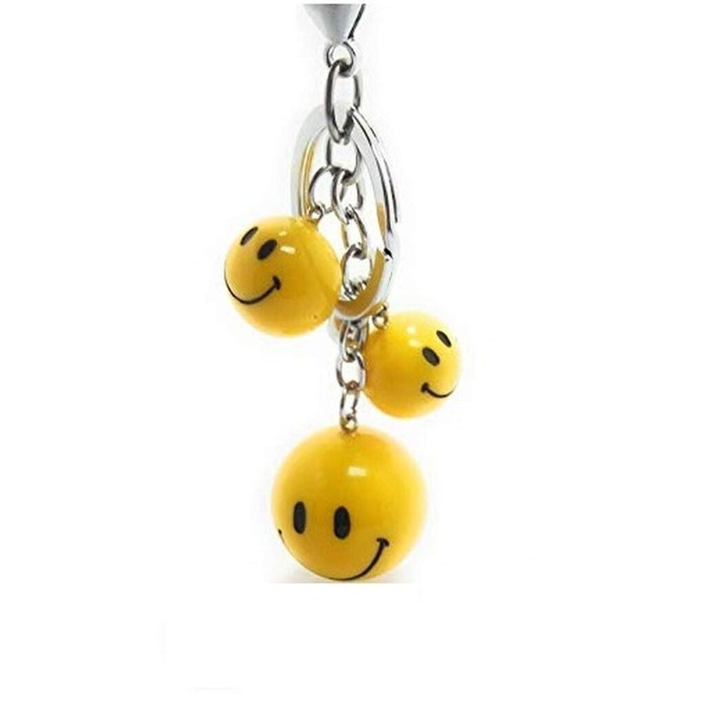 WHITE YELLOW KEYCHAIN